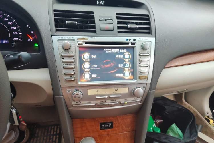 Used Toyota Camry 2012 200E Classic Elite Edition Audio And AC Panel