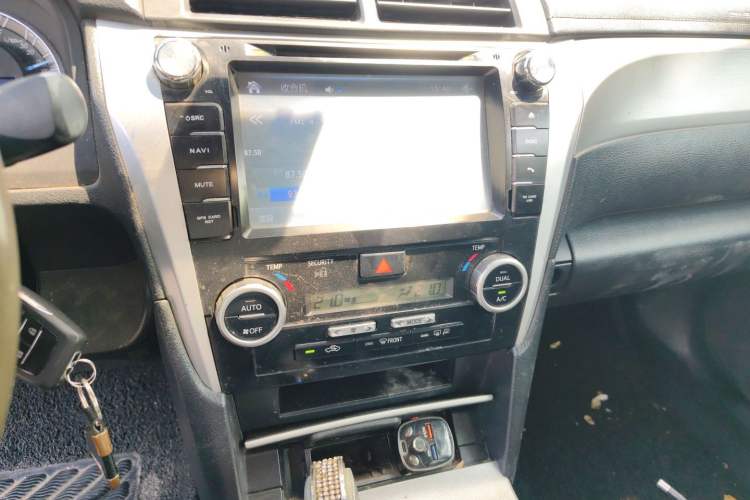 Used Toyota Camry 2012 Junrui 2.0S Radiant Edition Audio And AC Panel