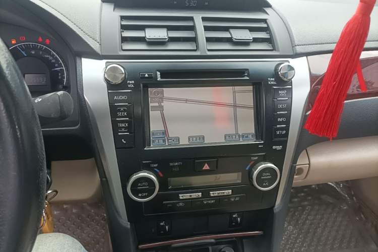 Used Toyota Camry 2012 2.0G Luxury Edition Audio And AC Panel
