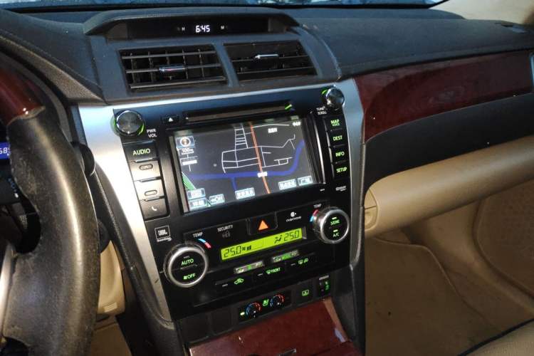 Used Toyota Camry 2012 2.5G Luxury Edition Audio And AC Panel