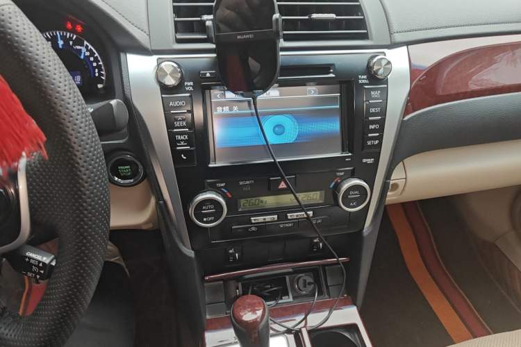 Used Toyota Camry 2012 2.5G Luxury Navigation Edition Audio And AC Panel