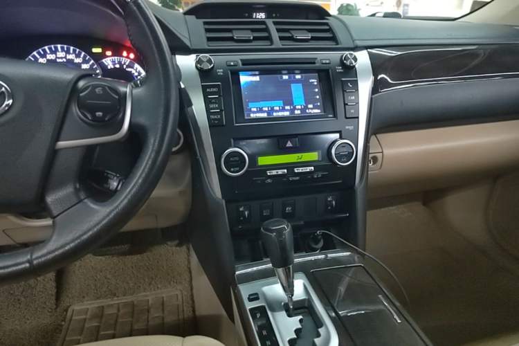Used Toyota Camry 2012 Luxurious Edition 2.5HG Zunrui Audio And AC Panel