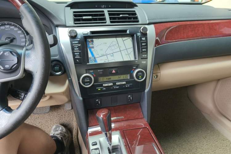 Used Toyota Camry 2012 2.5G Luxury Navigation Edition Audio And AC Panel