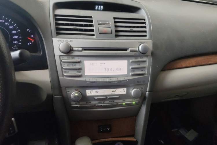 Used Toyota Camry 2012 200E Classic Elite Edition Audio And AC Panel