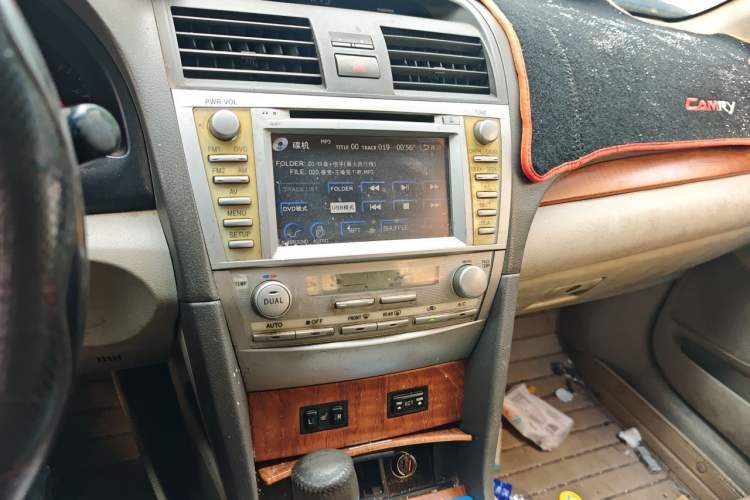 Used Toyota Camry 2012 200G Classic Luxury Edition Audio And AC Panel