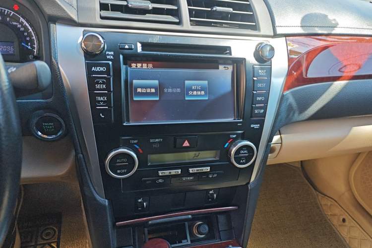 Used Toyota Camry 2012 2.5G Luxury Navigation Edition Audio And AC Panel
