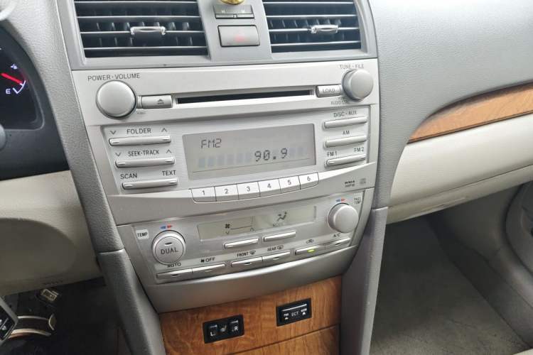 Used Toyota Camry 2012 200G Classic Luxury Edition Audio And AC Panel