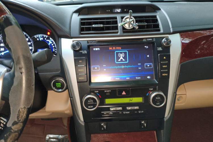 Used Toyota Camry 2012 2.5G Luxury Edition Audio And AC Panel