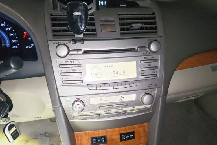 Used Toyota Camry 2012 200G Classic Luxury Edition Audio And AC Panel
