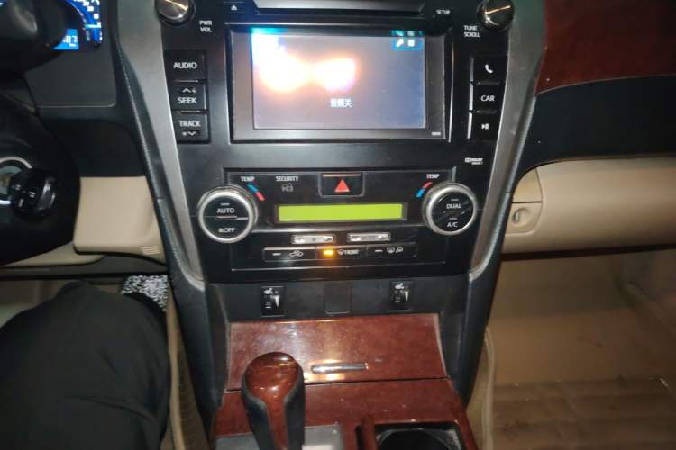 Used Toyota Camry 2012 2.0G Luxury Edition Audio And AC Panel