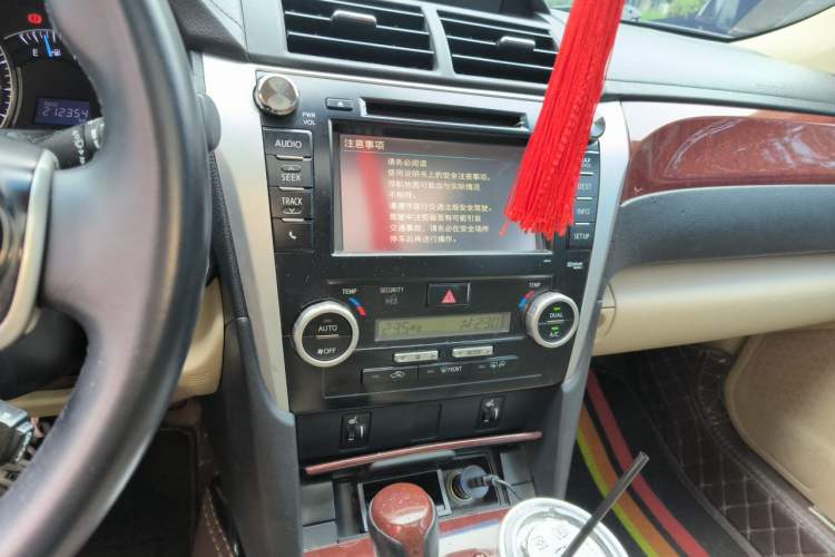 Used Toyota Camry 2012 2.5G Luxury Edition Audio And AC Panel