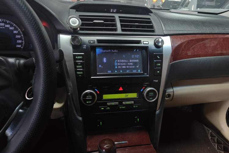 Used Toyota Camry 2012 2.0G Luxury Edition Audio And AC Panel