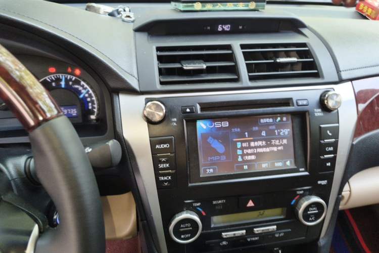 Used Toyota Camry 2012 2.0G Luxury Edition Audio And AC Panel