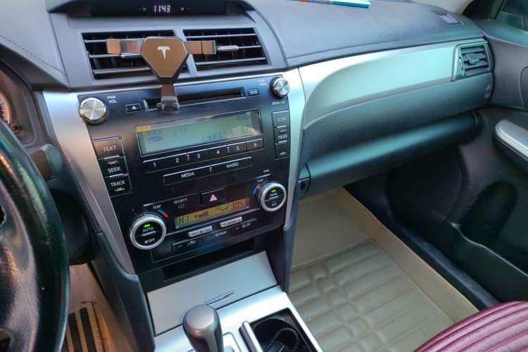 Used Toyota Camry 2012 Junrui 2.0S Radiant Edition Audio And AC Panel