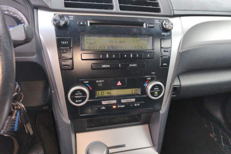 Used Toyota Camry 2012 Junrui 2.0S Radiant Edition Audio And AC Panel