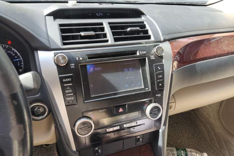Used Toyota Camry 2012 2.5G Luxury Edition Audio And AC Panel