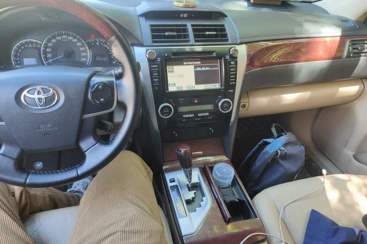 Used Toyota Camry 2012 2.5G Luxury Navigation Edition Audio And AC Panel