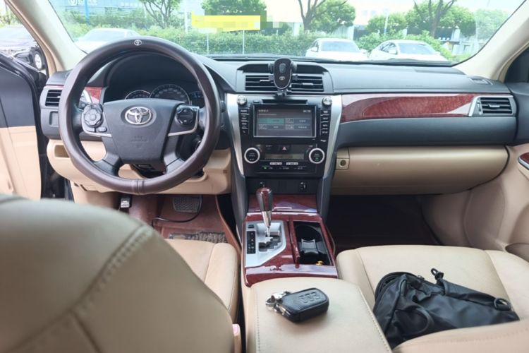 Used Toyota Camry 2012 2.0G Luxury Edition Center Console
