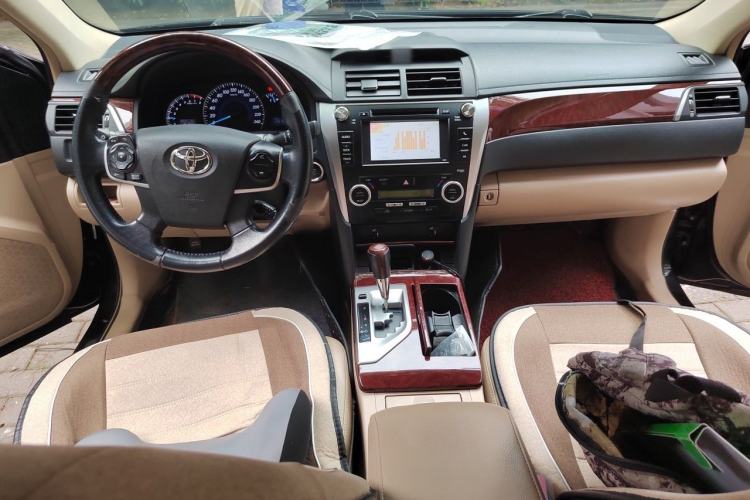 Used Toyota Camry 2012 2.5G Luxury Edition Center Console