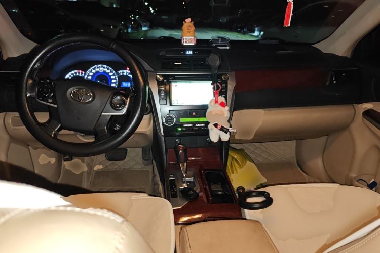 Used Toyota Camry 2012 2.5G Luxury Edition Center Console