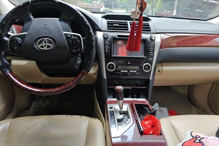 Used Toyota Camry 2012 2.0G Luxury Navigation Edition Center Console