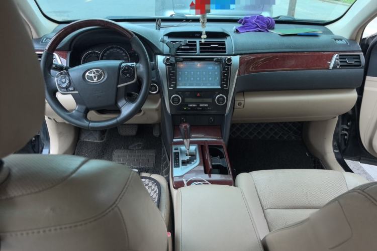 Used Toyota Camry 2012 2.5G Luxury Edition Center Console