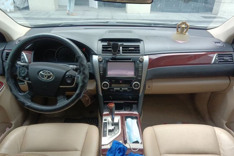 Used Toyota Camry 2012 2.0G Luxury Navigation Edition Center Console