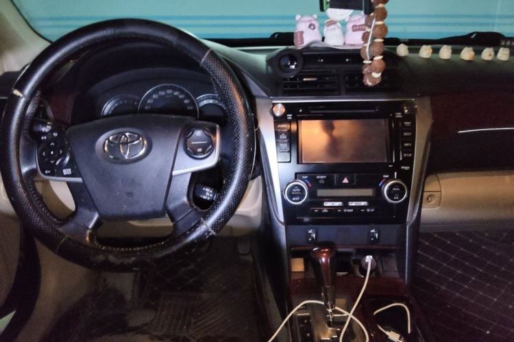 Used Toyota Camry 2012 2.5G Luxury Navigation Edition Center Console