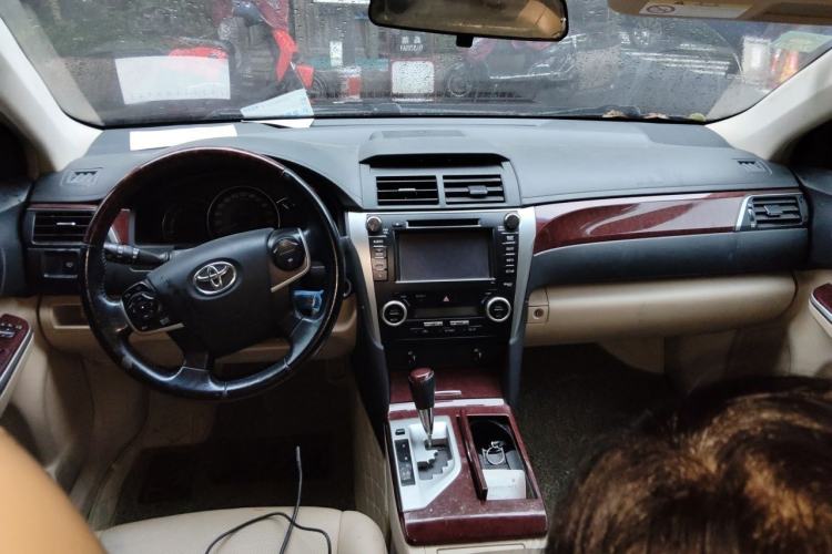 Used Toyota Camry 2012 2.5G Luxury Navigation Edition Center Console