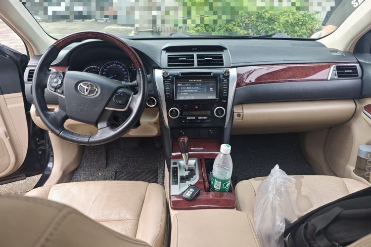 Used Toyota Camry 2012 2.5G Luxury Navigation Edition Center Console