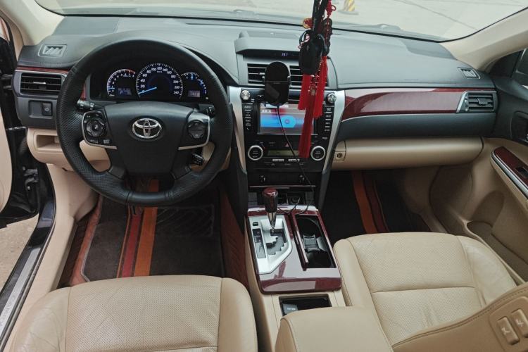 Used Toyota Camry 2012 2.5G Luxury Navigation Edition Center Console