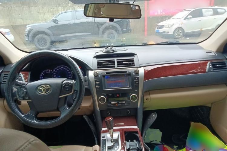 Used Toyota Camry 2012 2.0G Luxury Edition Center Console
