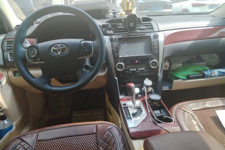 Used Toyota Camry 2012 2.5G Luxury Edition Center Console