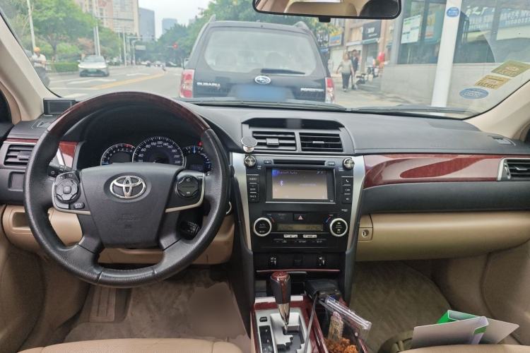 Used Toyota Camry 2012 2.5G Luxury Edition Center Console
