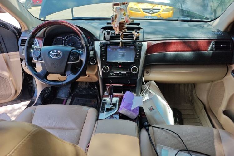 Used Toyota Camry 2012 2.5G Luxury Navigation Edition Center Console