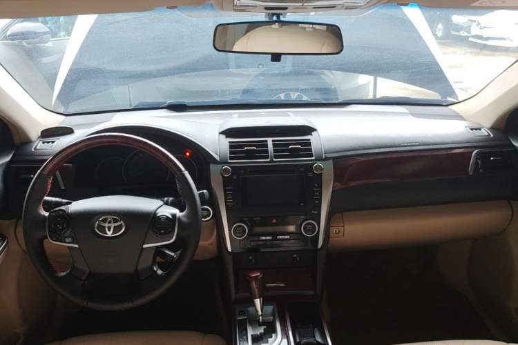 Used Toyota Camry 2012 2.5G Luxury Edition Center Console