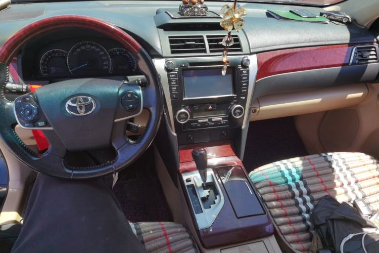Used Toyota Camry 2012 2.5G Luxury Edition Center Console