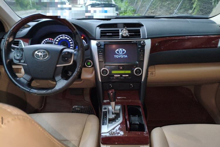Used Toyota Camry 2012 2.5G Luxury Edition Center Console