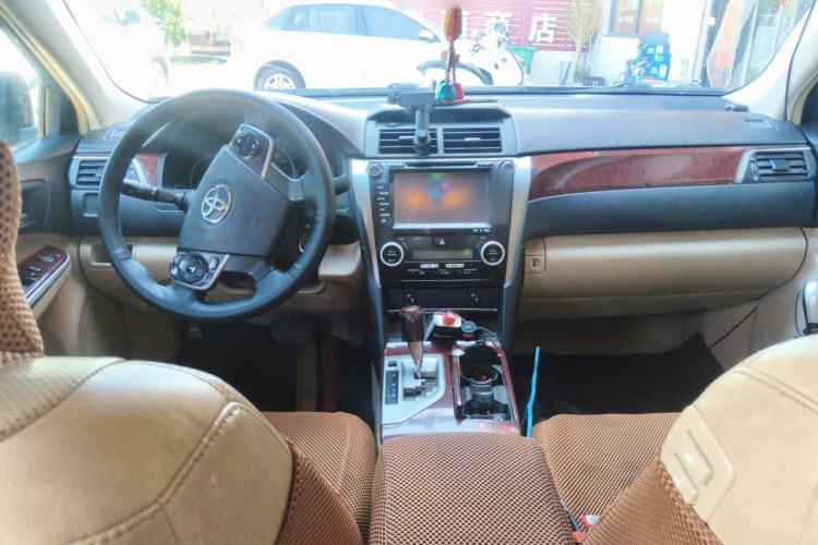 Used Toyota Camry 2012 2.0G Luxury Edition Center Console