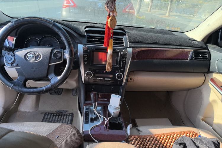 Used Toyota Camry 2012 2.0G Luxury Edition Center Console