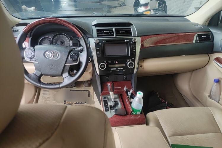 Used Toyota Camry 2012 2.5G Luxury Edition Center Console