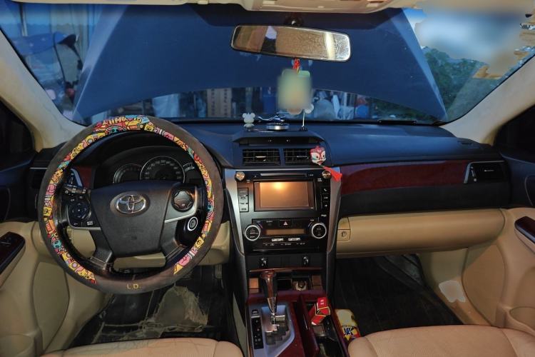 Used Toyota Camry 2012 2.0G Luxury Edition Center Console