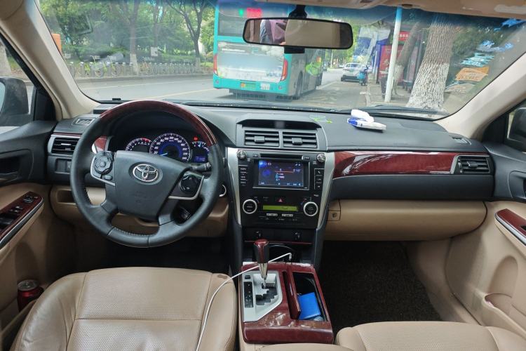 Used Toyota Camry 2012 2.5G Luxury Edition Center Console