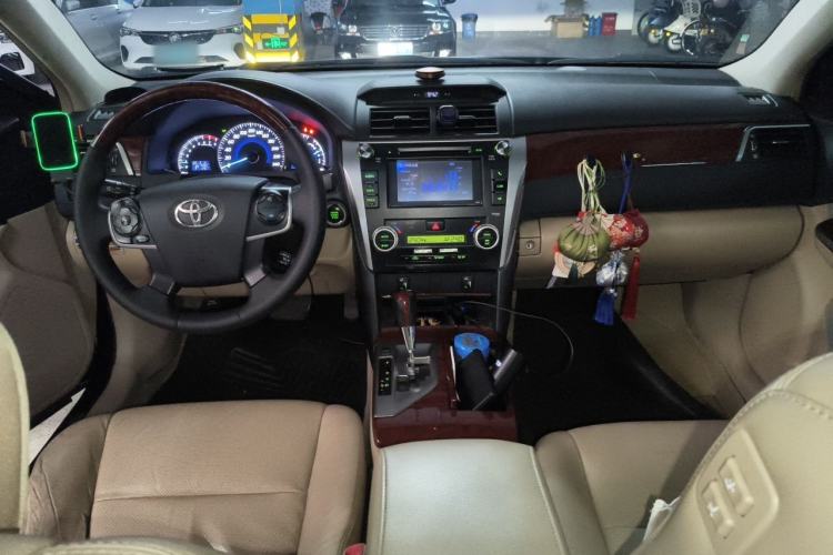 Used Toyota Camry 2012 2.5G Luxury Edition Center Console