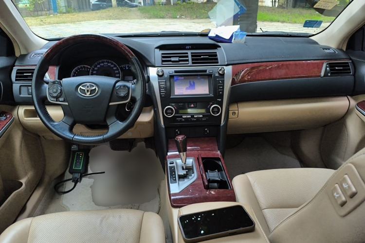 Used Toyota Camry 2012 2.0G Luxury Edition Center Console