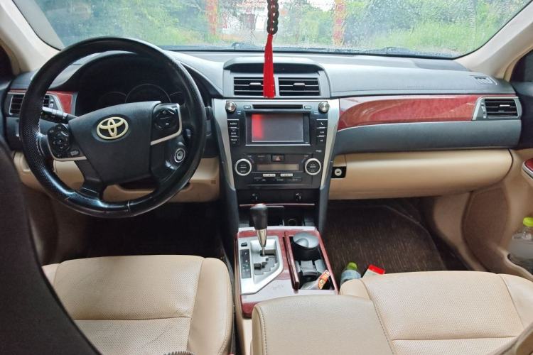 Used Toyota Camry 2012 2.0G Luxury Edition Center Console
