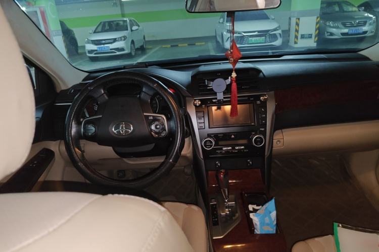 Used Toyota Camry 2012 2.5G Luxury Edition Center Console