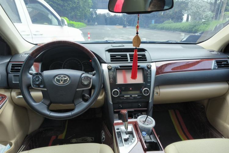 Used Toyota Camry 2012 2.5G Luxury Edition Center Console
