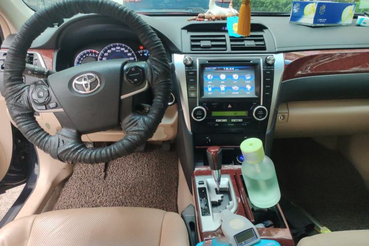 Used Toyota Camry 2012 2.5G Luxury Edition Center Console