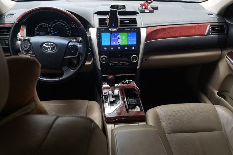 Used Toyota Camry 2012 2.5G Luxury Edition Center Console